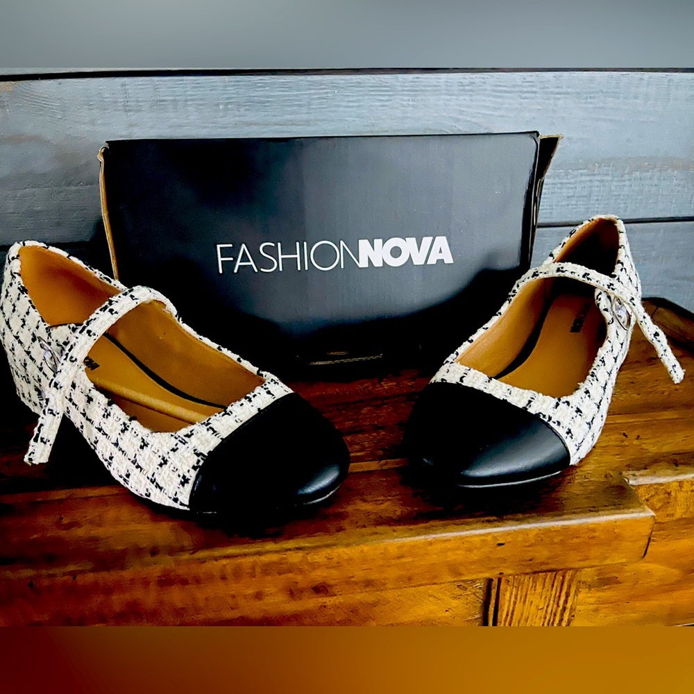Fashion Nova pumps Size 8.5  Brand new!